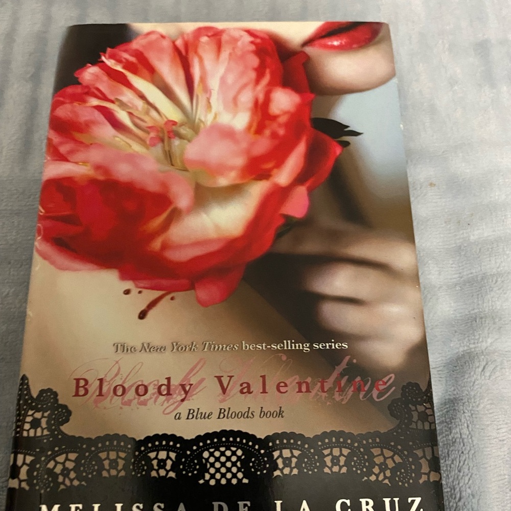 Bloody Valentine Book by Melissa de la Cruz